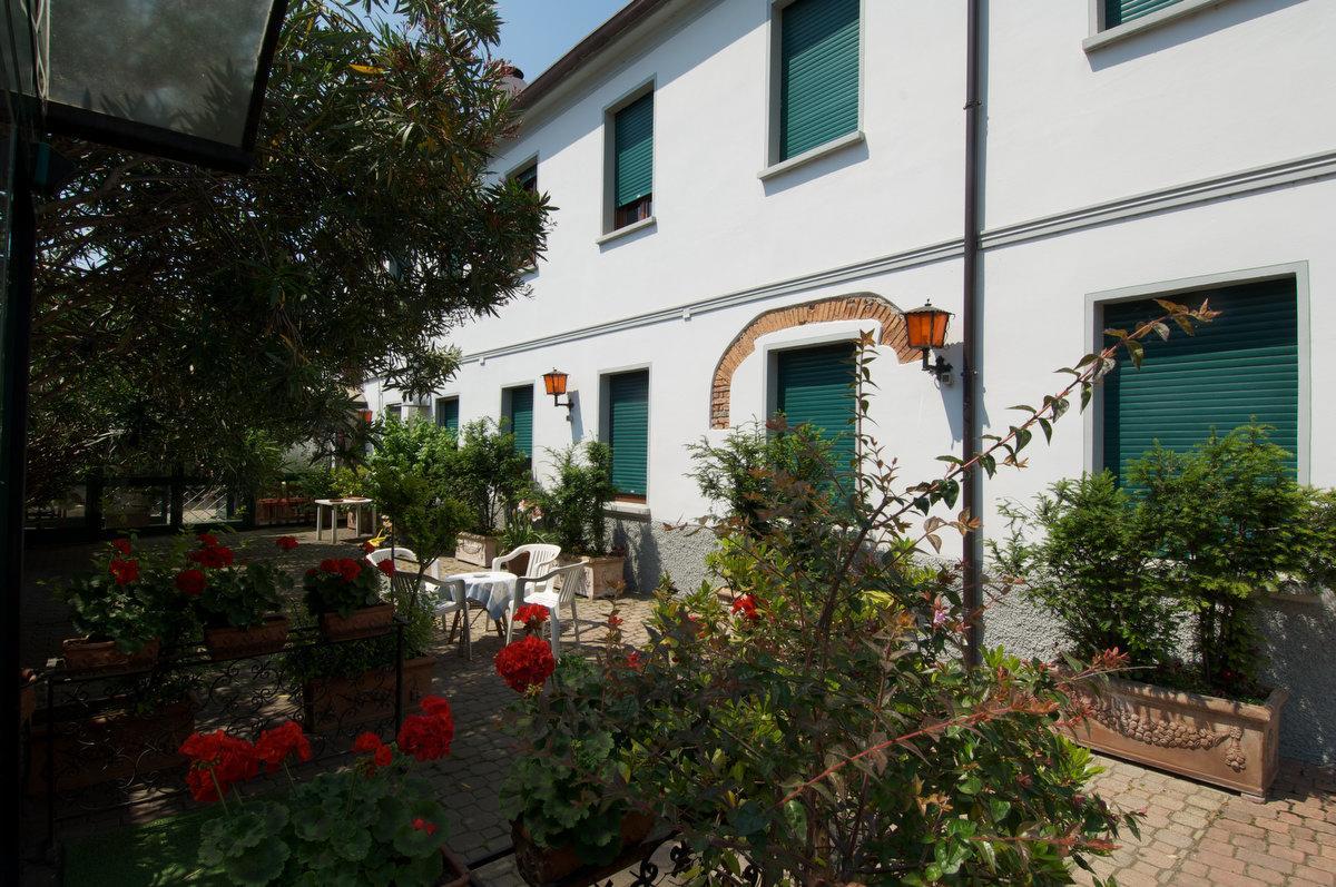 Hotel Il Granaio ポルト・マントヴァーノ エクステリア 写真